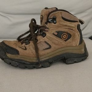 Boys hiking boots Nevados excellent 13 leather